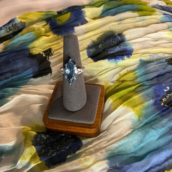 Blue Topaz Ring - Picture 3 of 5